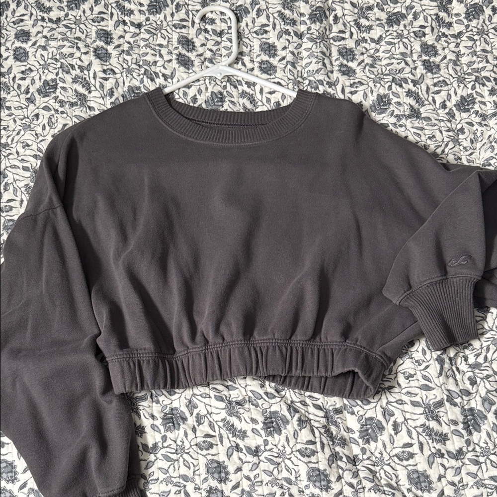 Hollister Dark Gray/charcoal Cropped Sweatshirt- size XS